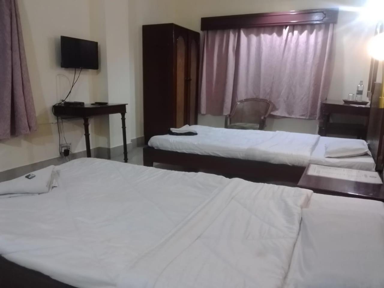 Hotel Indsurya 디브루가르 외부 사진